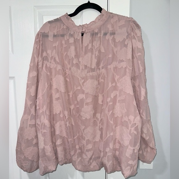 Chiffon Clip Floral Bubble Hem Blouse - Picture 2 of 7